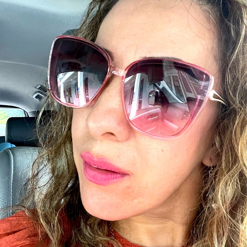 Meet your Posher, Christina